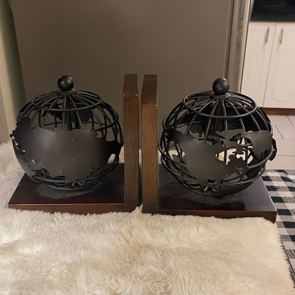Pier 1 Imports, Vintage Wood/Metal World Globe Bookends. Set of  2.